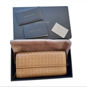 🛑SOLD🛑BOTTEGA VENETA Nappa Intrecciato Continental Flap Wallet +DB, box, card